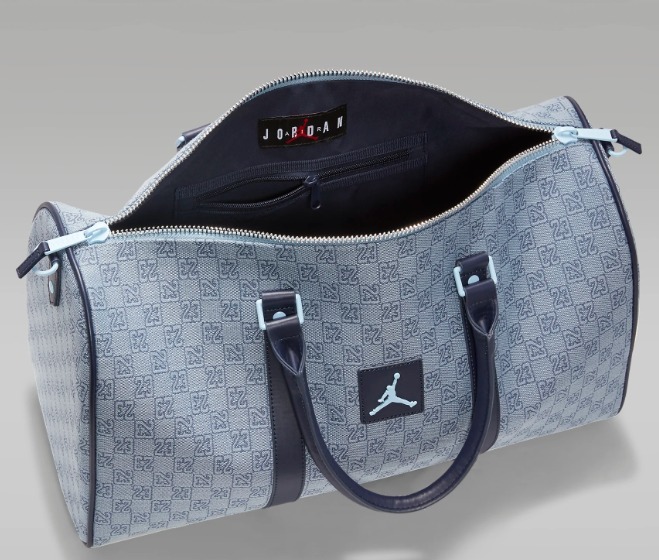 最新ジョーダンダッフルバッグ☆話題沸騰中☆Jordan☆お早めに！ 最新ダッフルバッグ！☆Jordan Monogram Duffle Bag☆お早めに