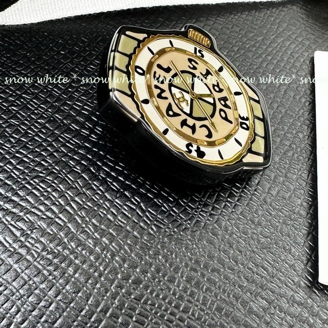 【腕時計モチーフ*】手書き風が可愛い♪ CHANEL ピンブローチ 明日着 限定 手書き風♪ J12 腕時計 ピンブローチ CHANEL