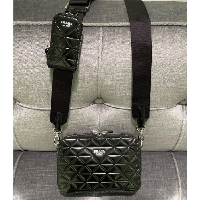 PRADA 23AW ブリック レザーバッグ