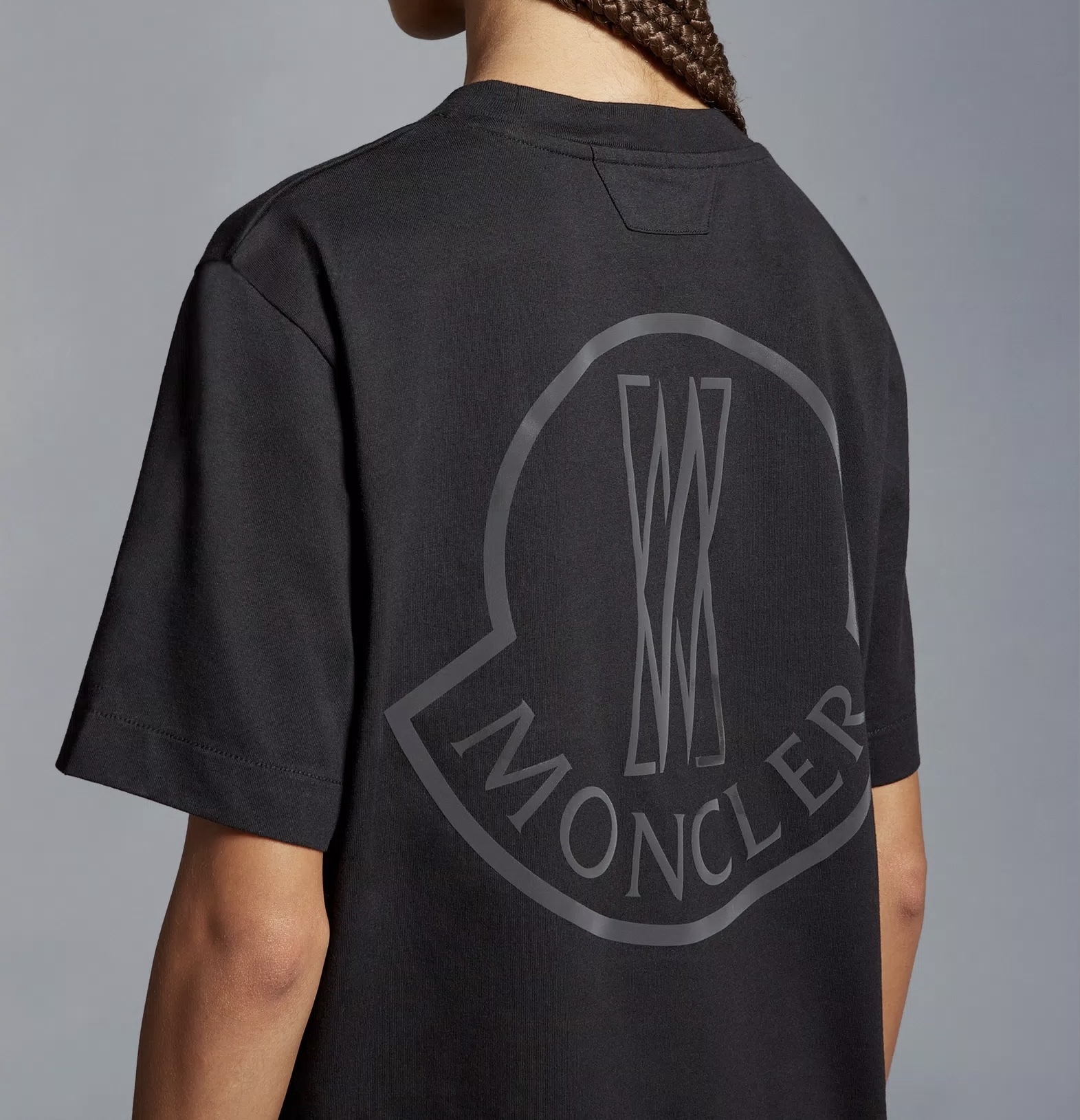 MONCLER】ロゴパッチTシャツ