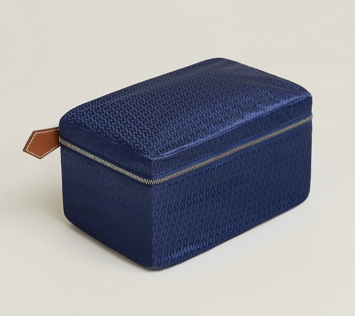 【シルクポーチ♪】HERMES ポーチ Travelsilk mini travel cube シルクポーチ♪】HERMES ポーチ Travelsilk mini travel cube