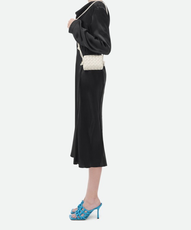 【BOTTEGA VENETA】キャンディ ループ ショルダー カメラバッグ BOTTEGA VENETA】キャンディ ループ ショルダー カメラバッグ