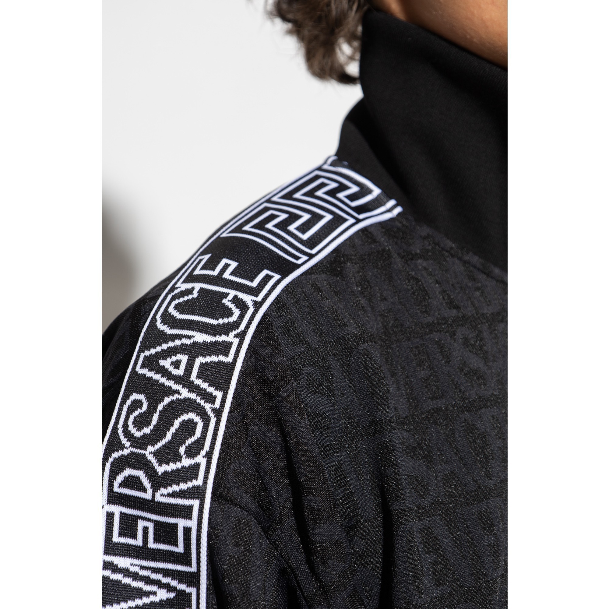 VERSACE オールオーバー ロゴ ジャージー セットアップ (VERSACE