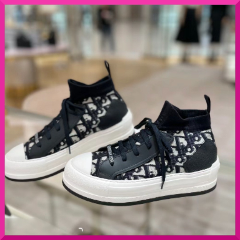 【オシャレなオブリーク柄♡】Dior WALK'N'DIOR