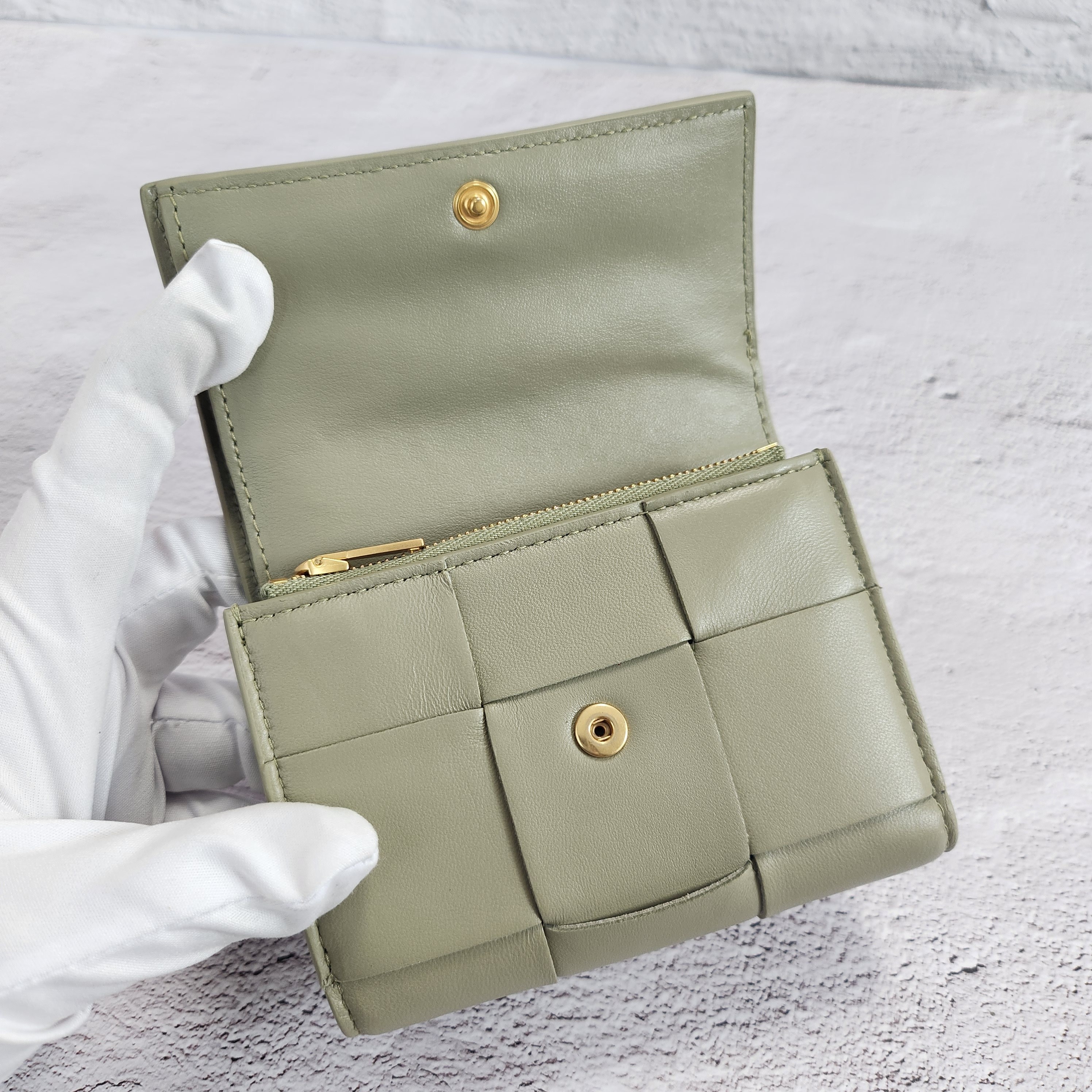 ☆関税込☆BOTTEGA VENETA☆三つ折りファスナーウォレット