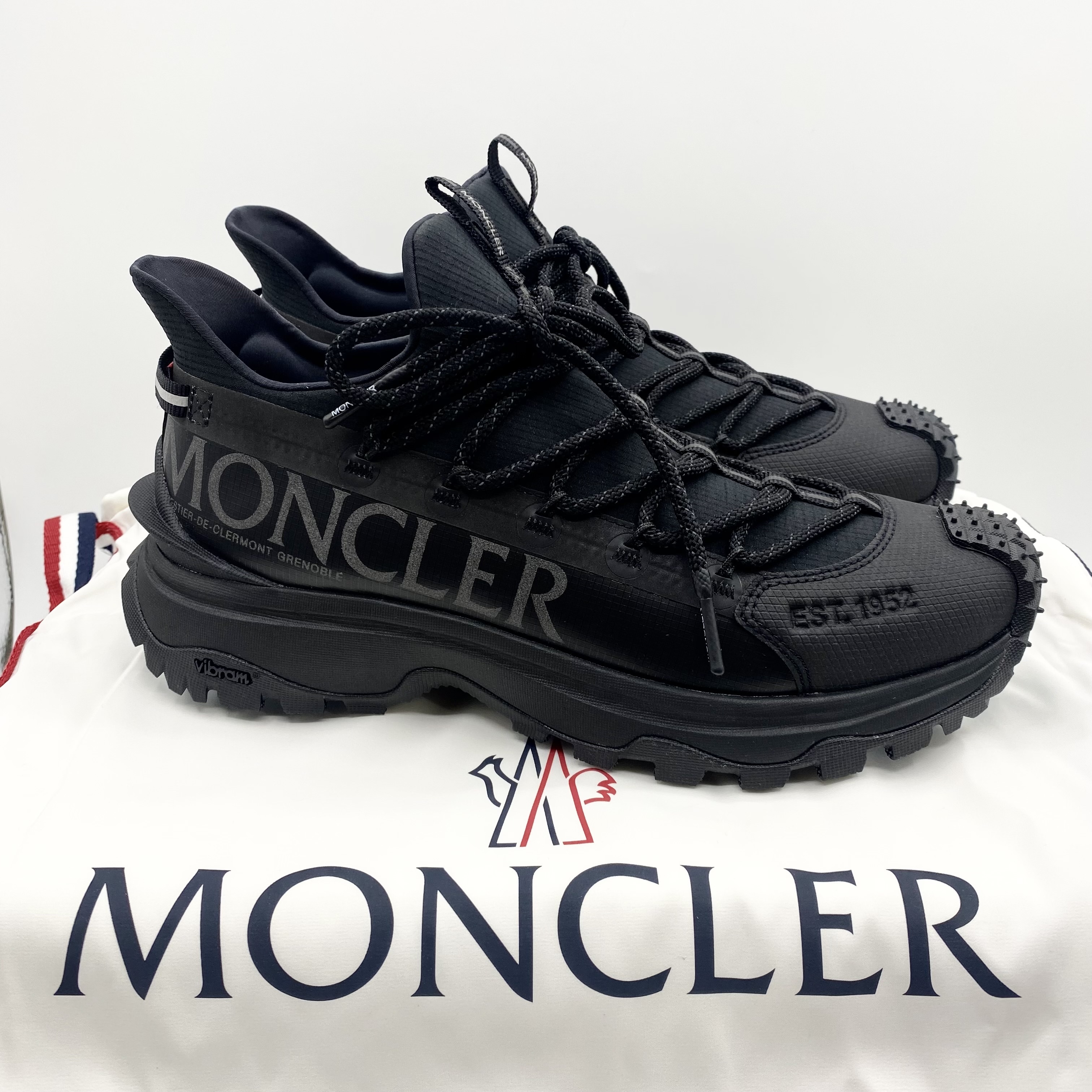 関税送料無料【MONCLER】BLACK CANVAS TRAILGRIP SNEAKERS
