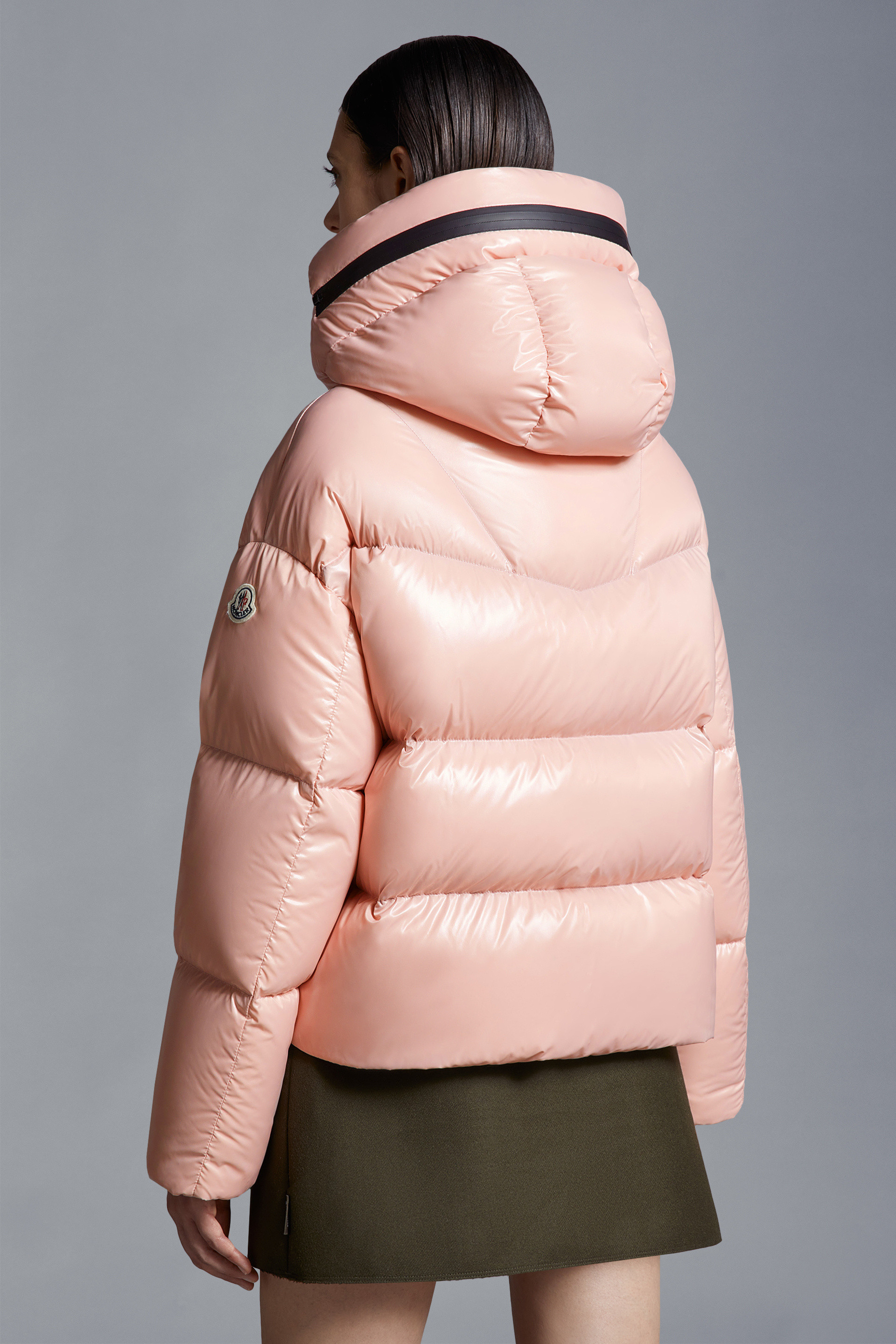 【MONCLER】Huppeショートダウンジャケット ロゴ ナイロン MONCLER】Huppeショートダウンジャケット ロゴ ナイロン
