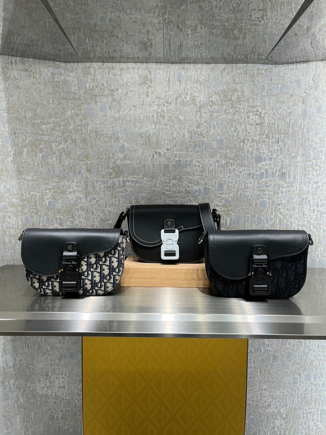 【大人気!】DIOR SADDLE ショルダーポーチ 大人気!】DIOR SADDLE ポーチ (Dior/ショルダーバッグ