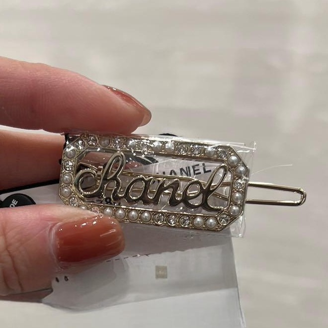 シャネル ポーチとヘアクリップセット