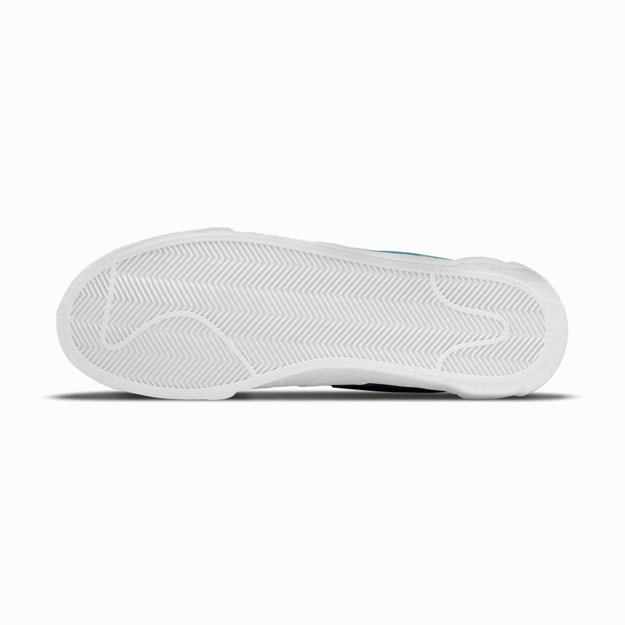 【本物保証 /関税・送料無料】KAWS × sacai × Nike Blazer Low 本物保証 /関税・送料無料】KAWS × sacai × Nike Blazer Low