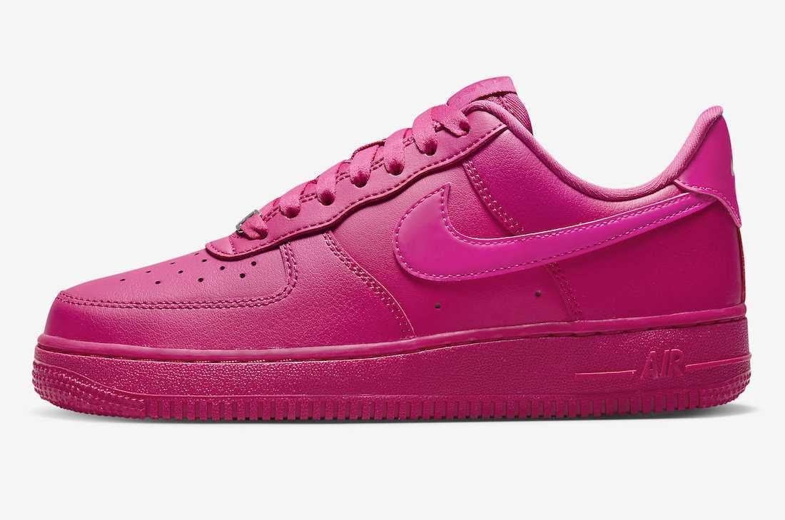 【人気】Nike WMNS Air Force 1 Low \"Fireberry\"