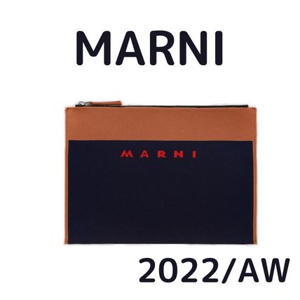 マルニ クラッチバッグ 大 美品-