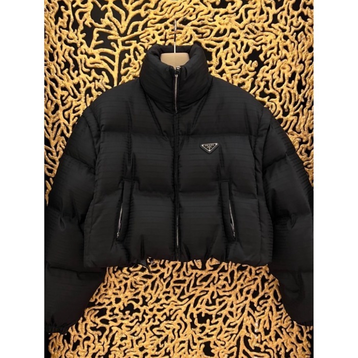PRADA 23AW Re-Nylon クロップドダウンジャケット