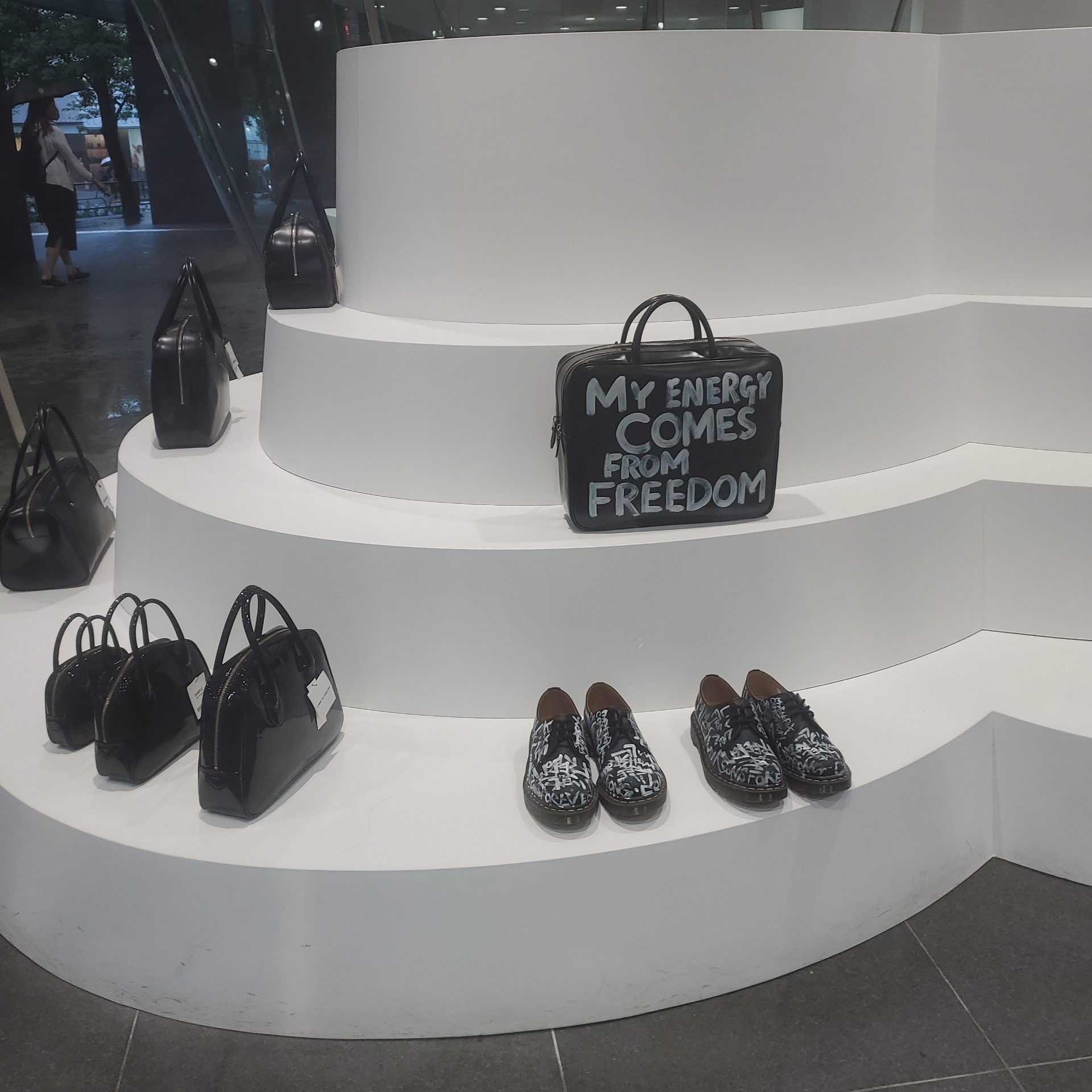 COMME DES GARCONS DR. MARTENS コラボシューズ 青山限定 メンズ