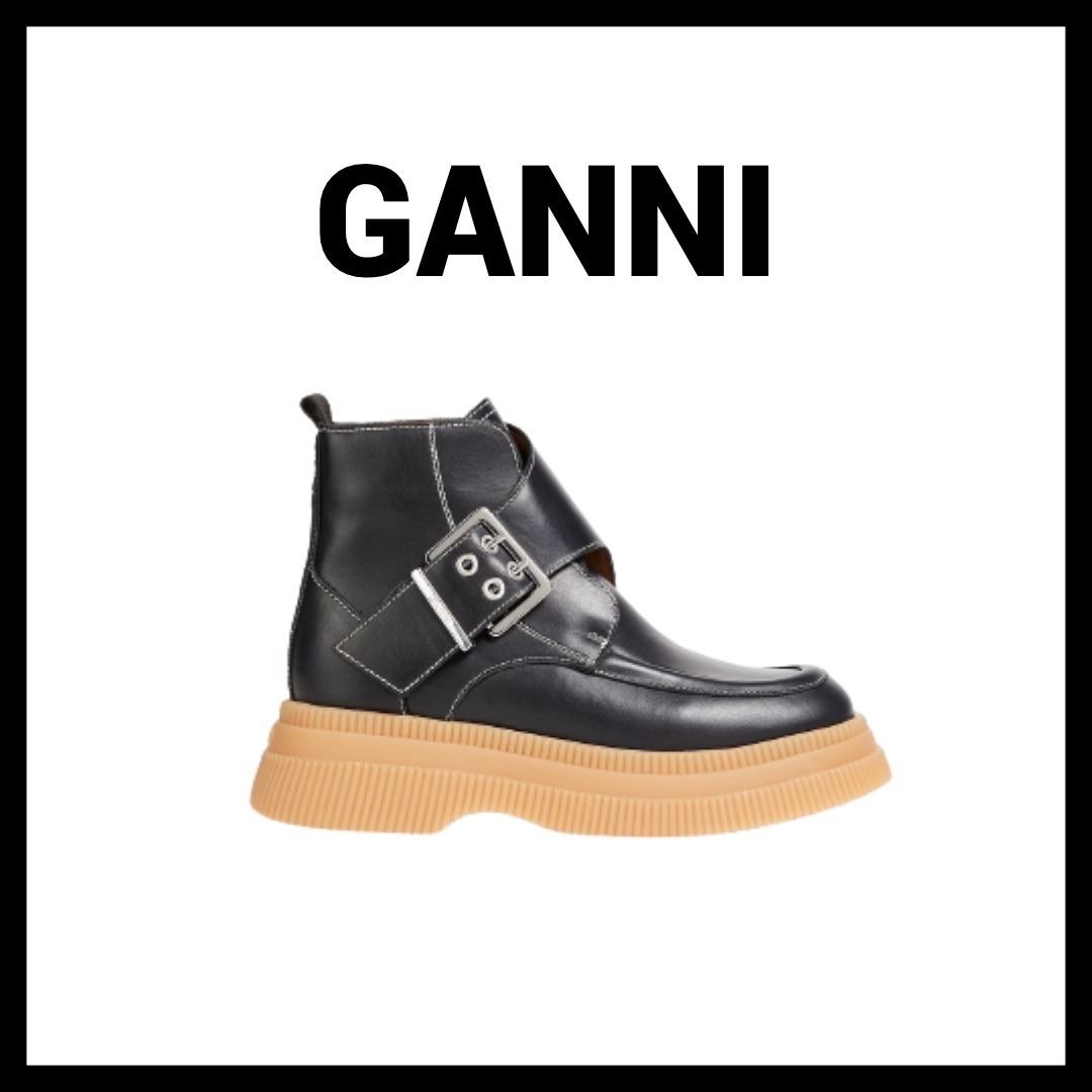 GANNI (ガニ―)  レザー アンクルブーツ バックル付き