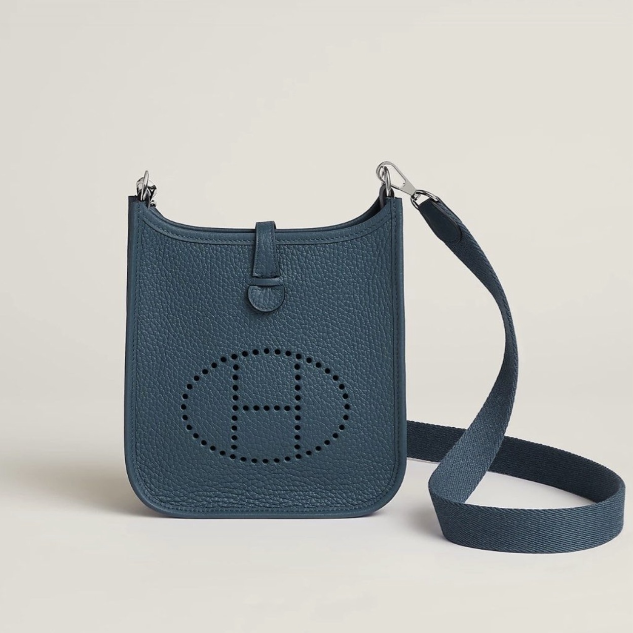 【サイズ感が丁度良い♪】HERMES エブリンミニ TPM 16 口コミ・レビュー|エルメス エヴリンミニ TPM 16 Mini Evelyne