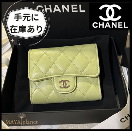 Chanel Yellow Iridescent Quilted Caviar Jumbo Classic Double Flap Gold  Hardware, 2019 Available For Immediate Sale At Sotheby's