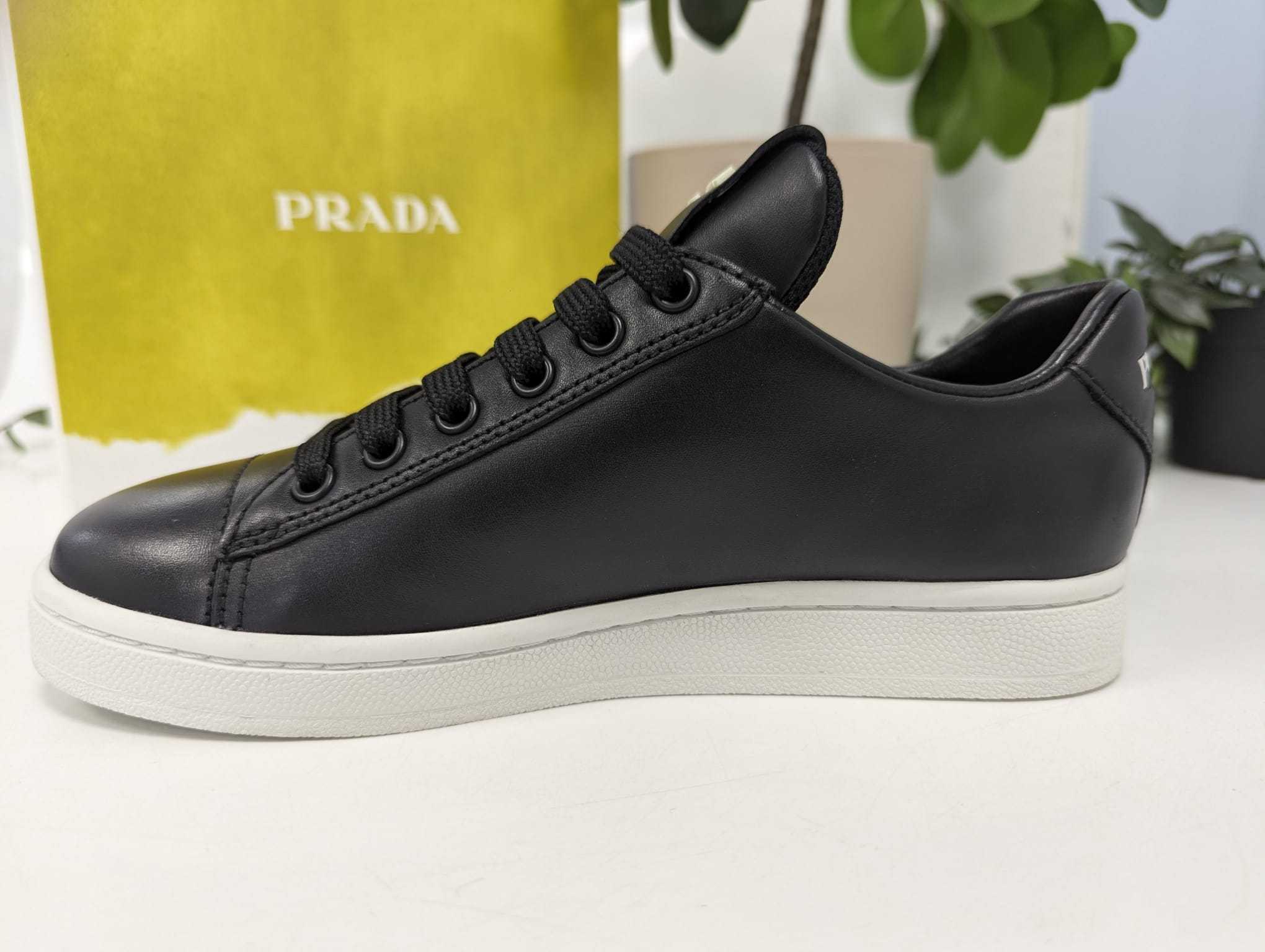 6万取引突破☆UPS速達便利用！【PRADA】2EG400 3ON8_スニーカー