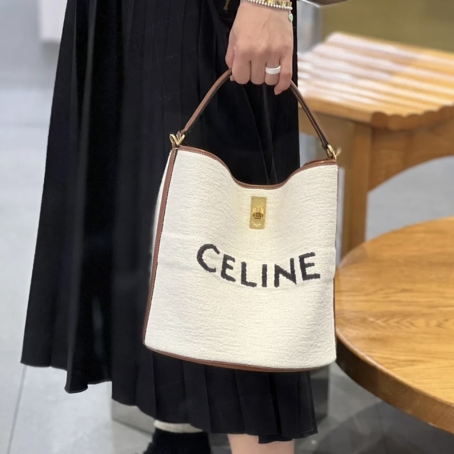 ■CELINE■ バケット 16（セーズ）バッグ