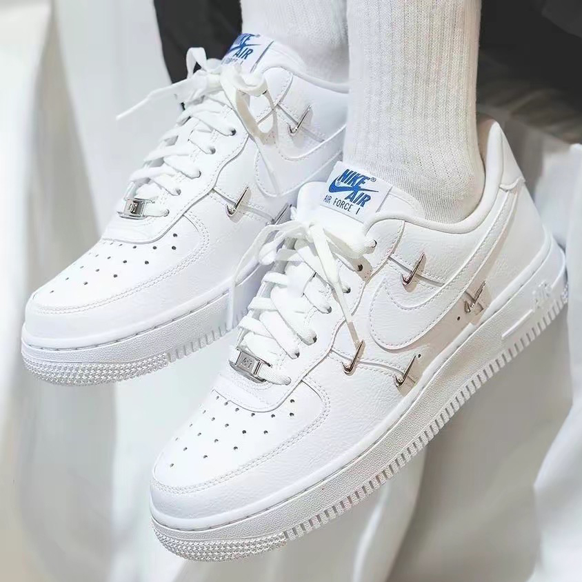 ★ナイキ★ Nike Air Force 1 '07 LX Chrome Luxe WMNS 新作