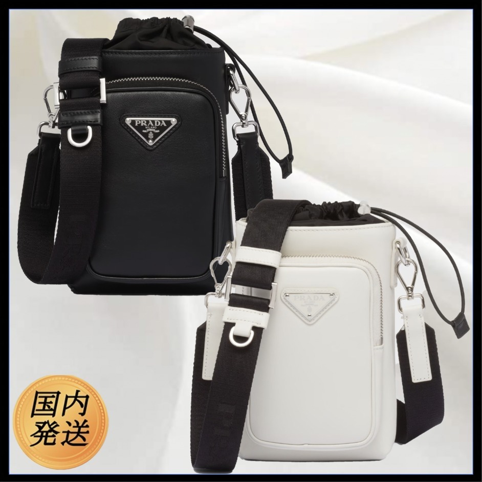 ギフト♪【国内発送★PRADA】レザー スマートフォンケース