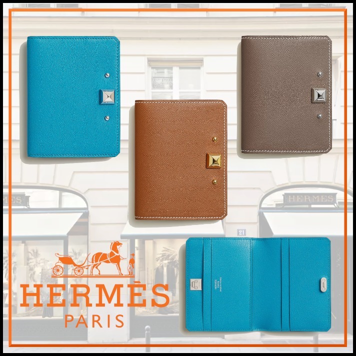 素敵カラー登場HermesMedorカードホルダー