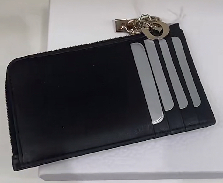【新作 エレガントで実用的】Dior ジップ カードホルダー Dior☆エレガントで実用的 LadyDior ジップカードホルダー 財布