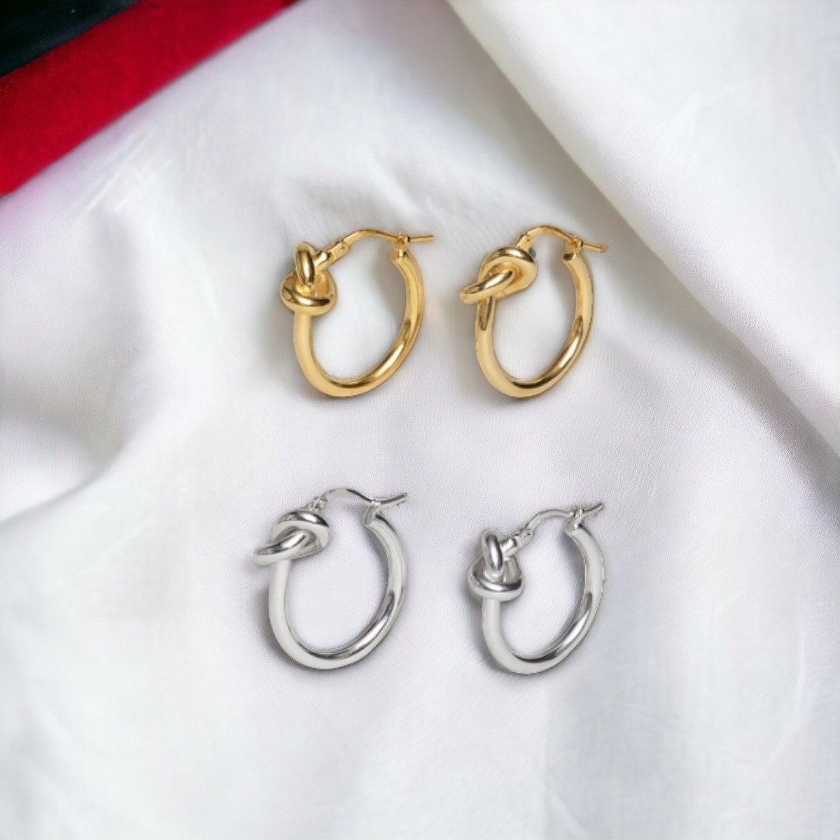 ブレスレットに合う◎CELINE ノット スモールフープ ピアス (CELINE