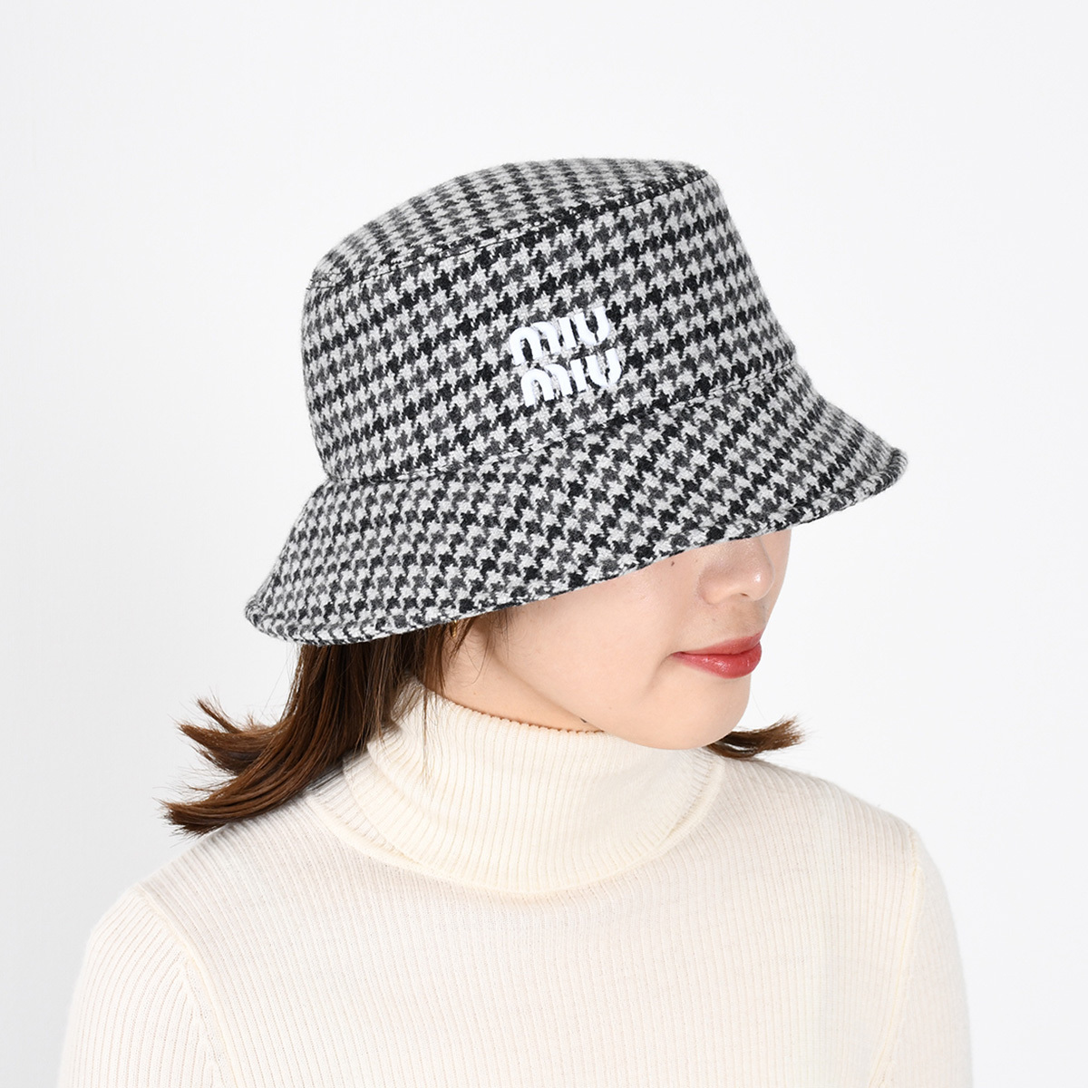 【国内即発】MIU MIU フロントロゴバケットハット