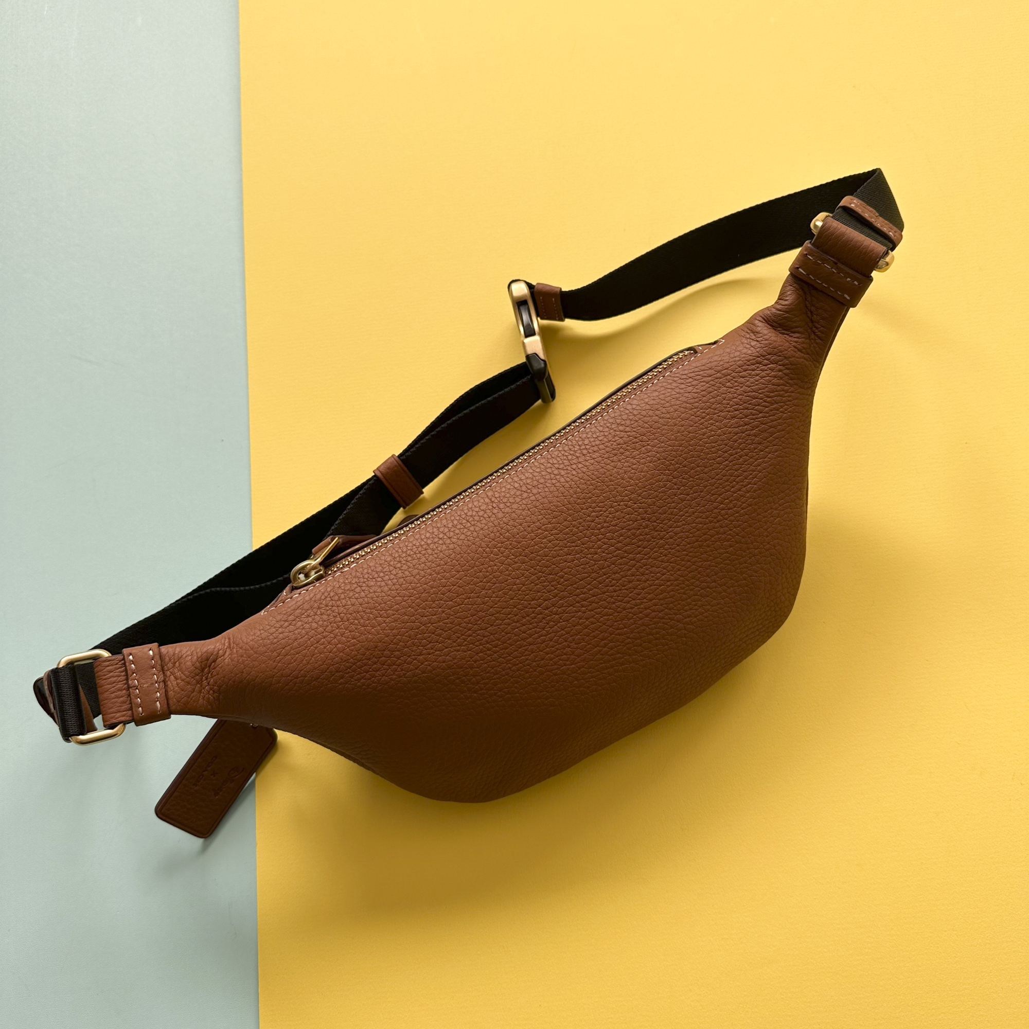【COACHxディズニー】●夢のコラボ●ミッキー ボディバッグ COACHxディズニー】○夢のコラボ○ミッキー ボディバッグ (Coach