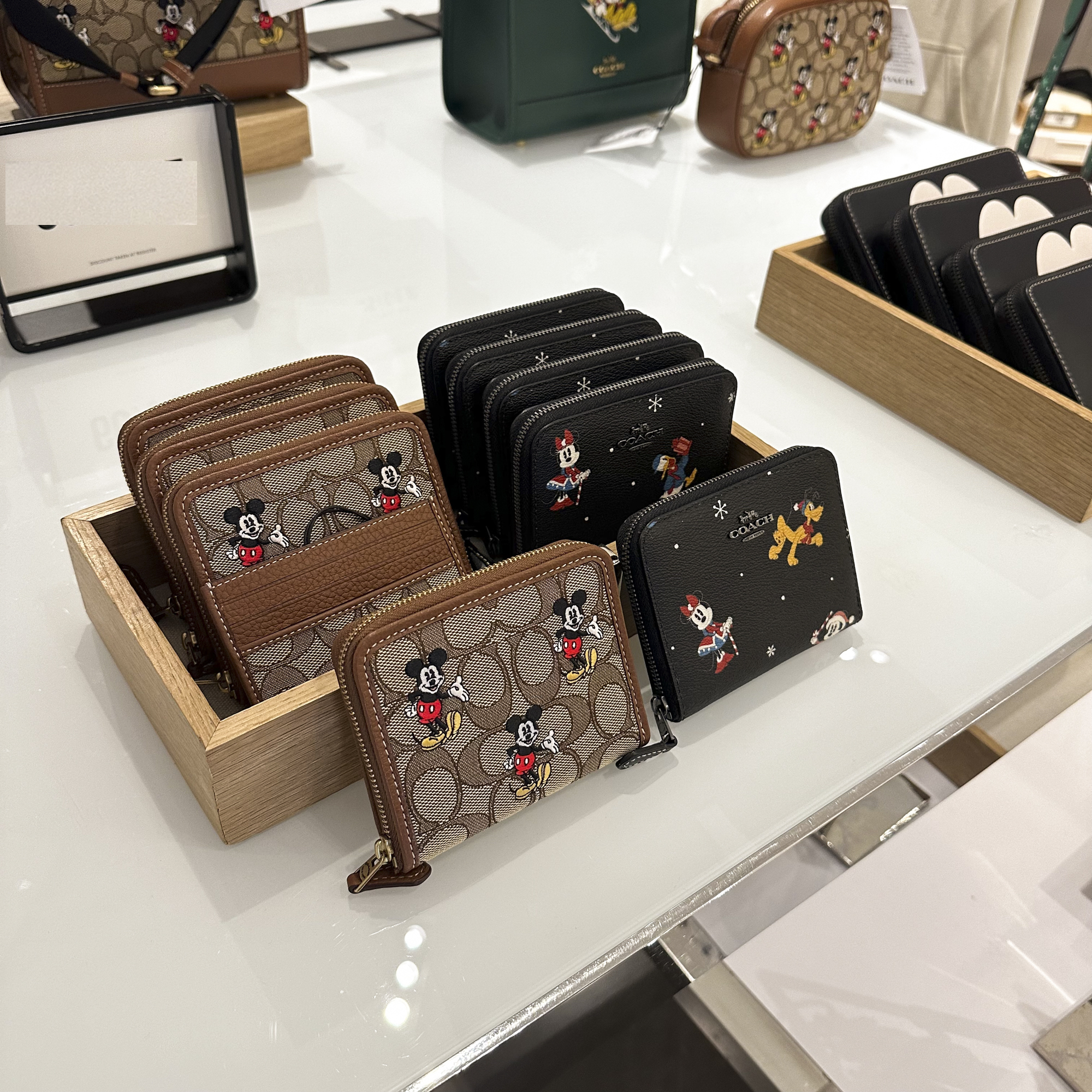 COACHxディズニー】○夢のコラボ○ミニー&ドナルドダック 財布