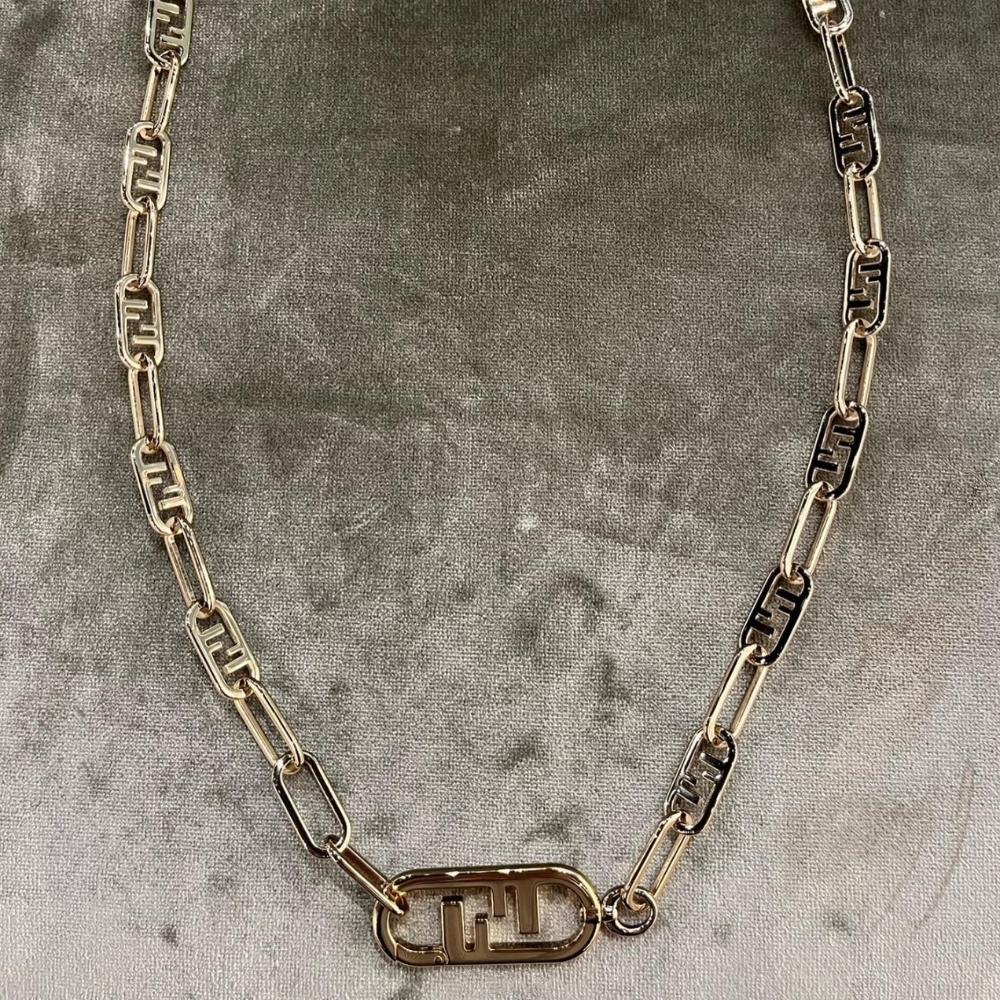 【FENDI】フェンディオーロック ベルト チェーン ゴールドメタル
