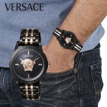 【人気モデル】 VERSACE V-Codeウォッチ 腕時計 43mm