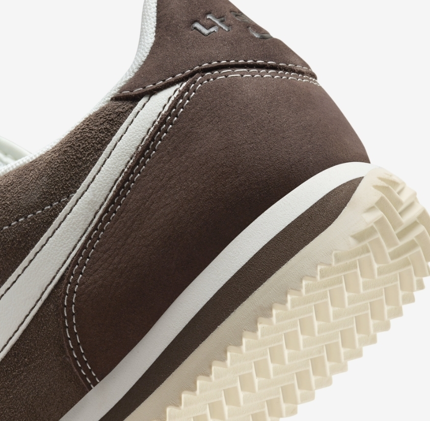 人気 ☆NIKE☆ CORTEZ SE HANGUL DAY BAROQUE BROWN SAIL s-l400.jpg