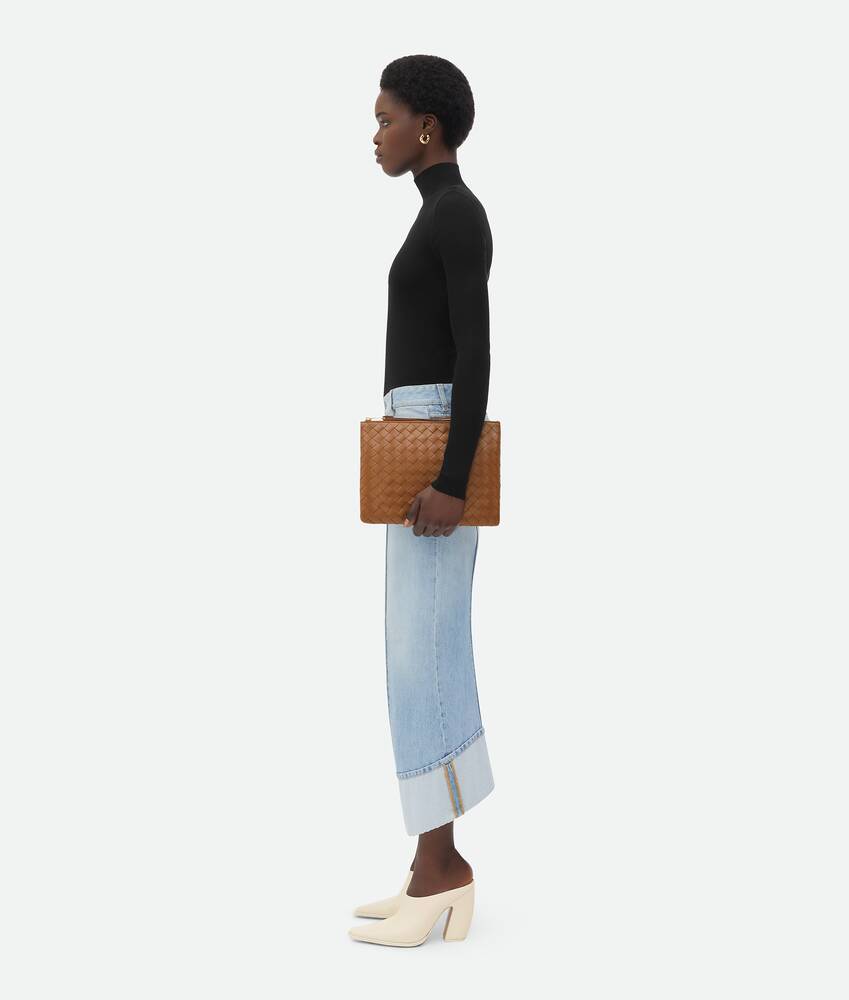 【関税込み】ミディアム イントレチャート フラットポーチ BOTTEGA VENETA】イントレチャート ミディアム フラットポーチ