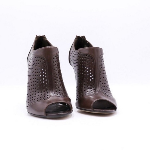 PRADA ☆ 9.5cm ハイヒールブーティー パンチングレザー
