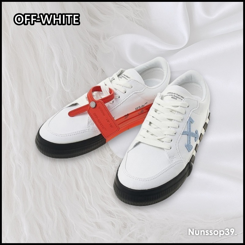 《OFF-WHITE》 OMIA085S23FAB001 0140 ロートップスニーカー