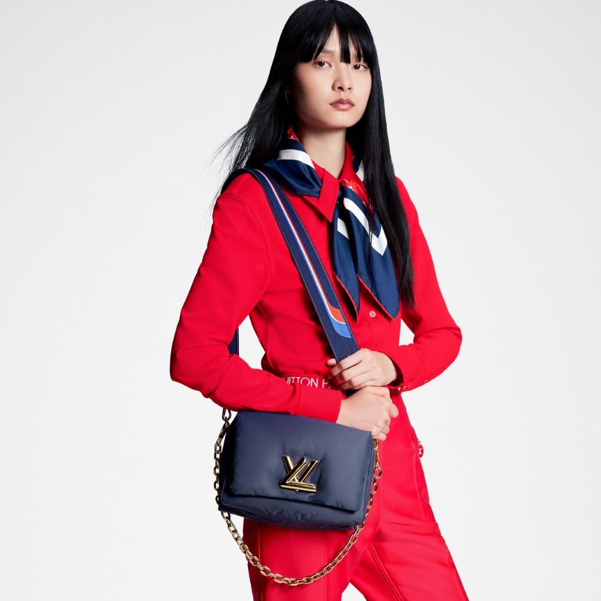 Louis Vuitton《ツイストMM》ネイビー チェーン ロゴ DHL 直営店