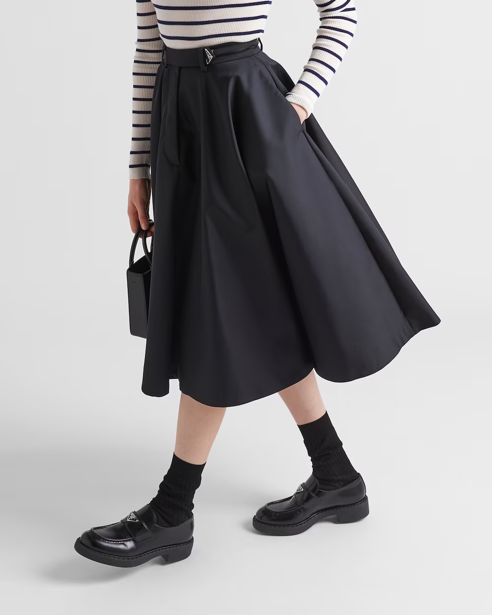 【23AW】新作 Re Nylon プリーツスカート ◆プラダ◆人気 23AW】新作 Re Nylon プリーツスカート ◇プラダ◇人気 ボトムス