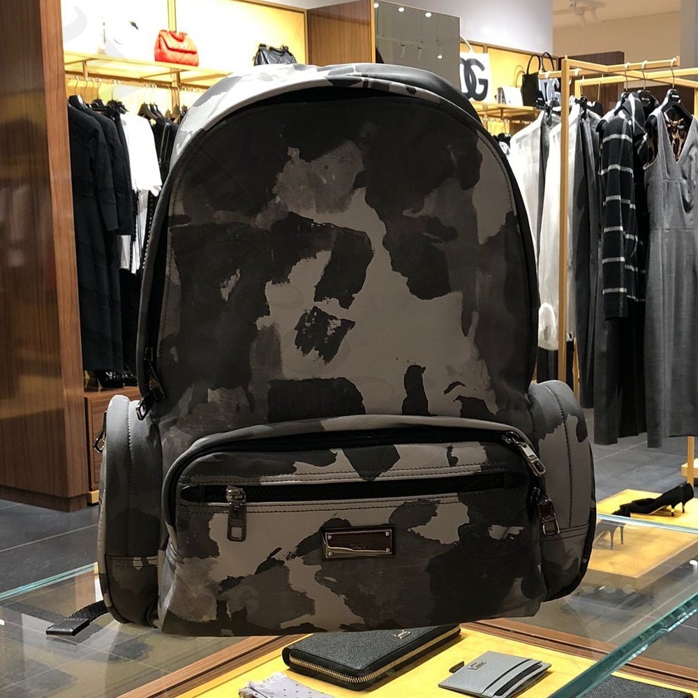 DOLCE&GABBANA ロゴ パッチワーク カモフラージュ柄バックパック Dolce&Gabbana ロゴプレート カモフラージュ柄 バックパック