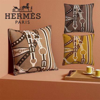 クッション ブラウン（茶色）系 HERMES(エルメス) - 海外通販のBUYMA