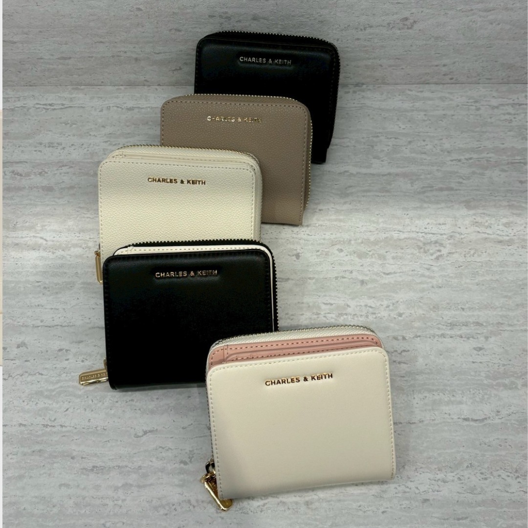 台湾 CHARLES&KEITH ジップアラウンド スモール ウォレット