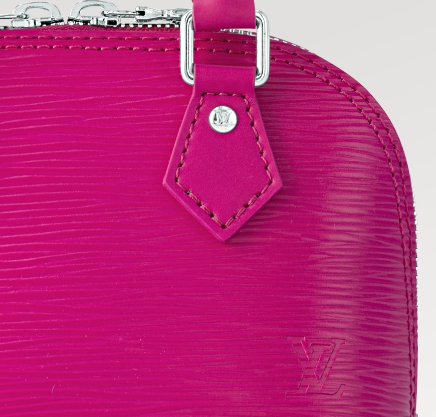 コロンとしたフォルムが大人可愛い Louis Vuitton ナノ・アルマ