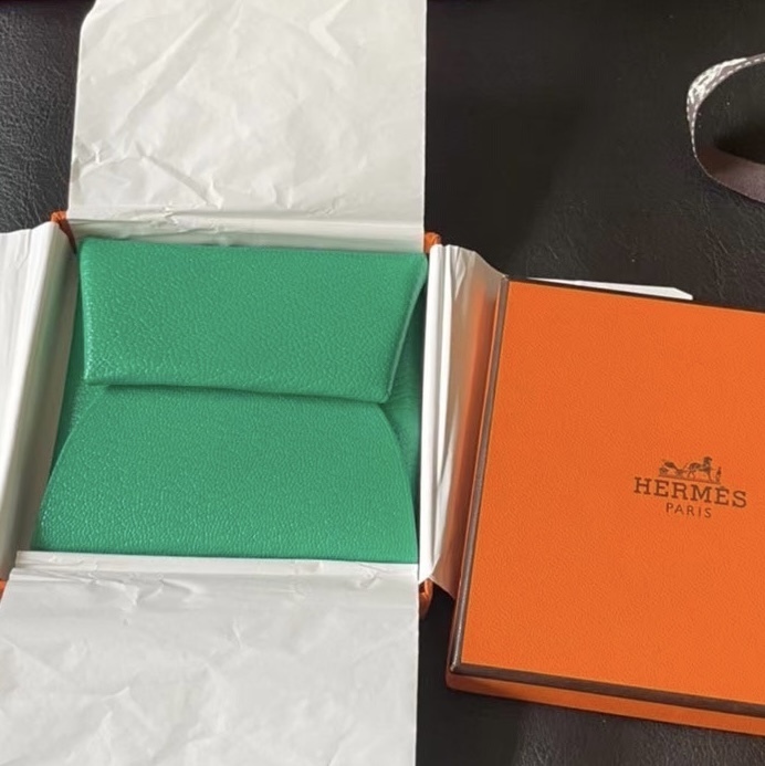 【鮮やかなグリーン】HERMES バスティア コインケース