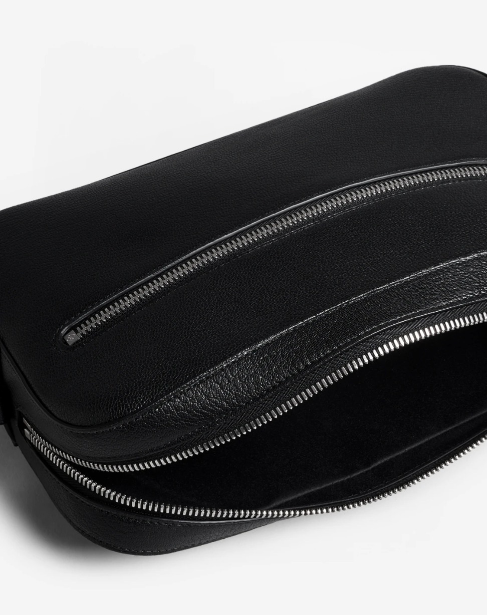 送料関税込み☆ DUNHILL レザー ロゴ ボディバッグ 送料関税込み☆ DUNHILL レザー ロゴ ボディバッグ