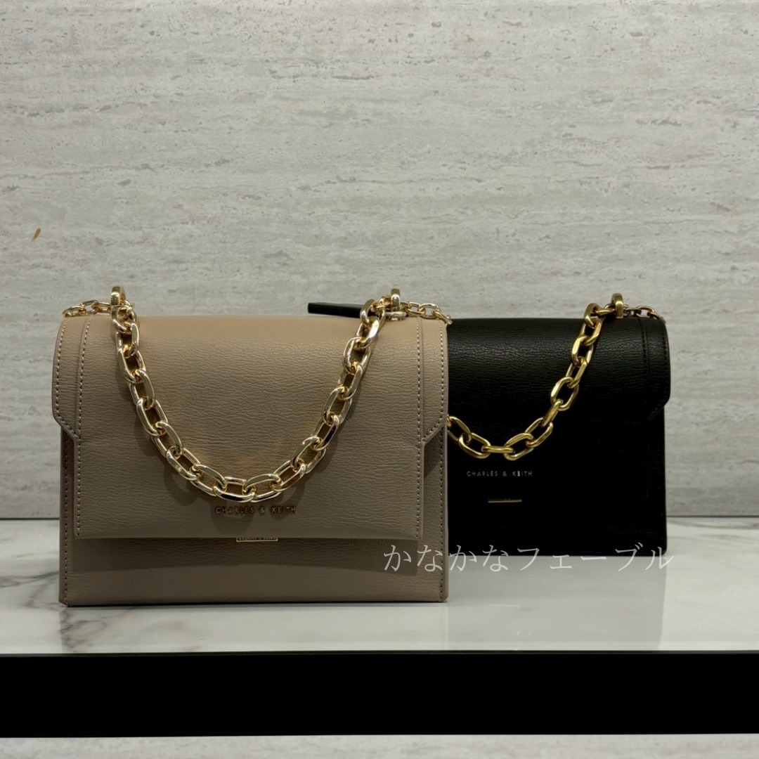 台湾 CHARLES&KEITH メタルチェーン フラップバッグ