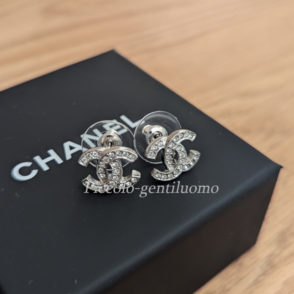 シャネルピアス　CHANELccロゴフープピアス シンプルなCCロゴ♡CHANEL シャネル ピアス