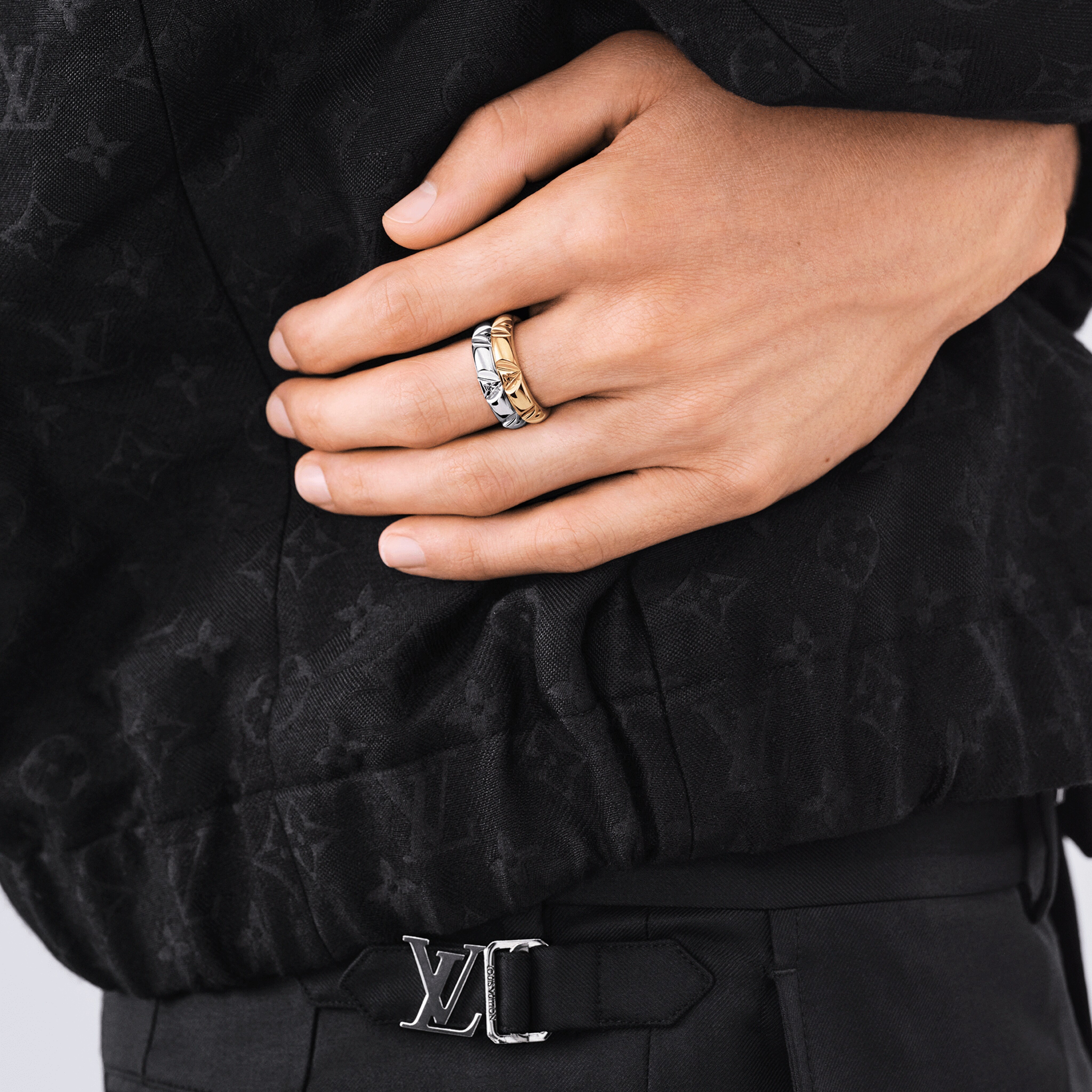 Louis Vuitton リング《 LV ヴォルト ミュルティ》シルバー 直営