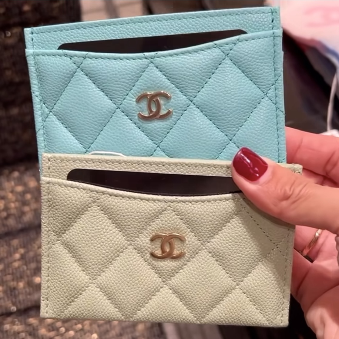 カラーが可愛い【CHANEL】クラシックカードケース ギフトにも