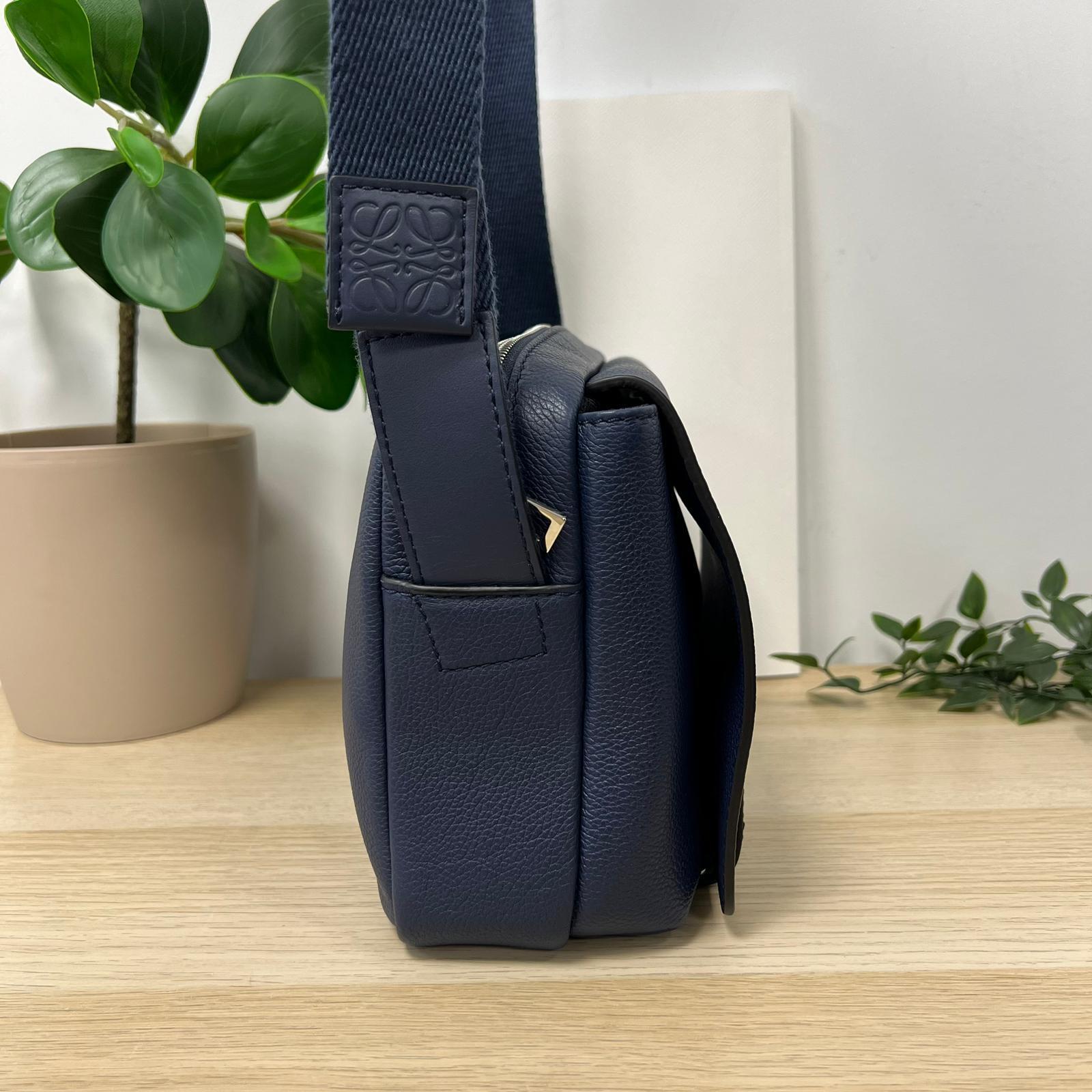 6万取引突破★UPS速達便利用！【LOEWE】317.12AA72 バッグ